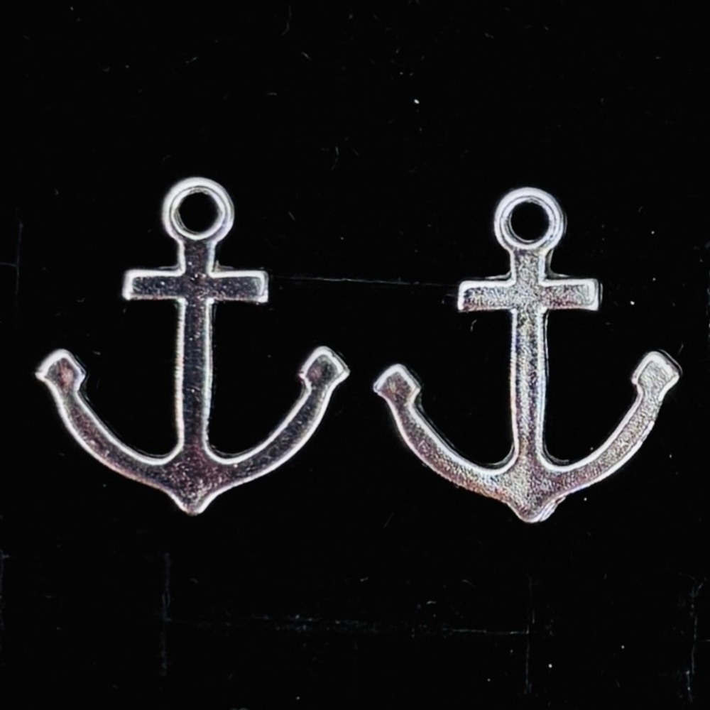 Lightweight silvertone, anchor nautical themed pierced earrings - Picture 8 of 8